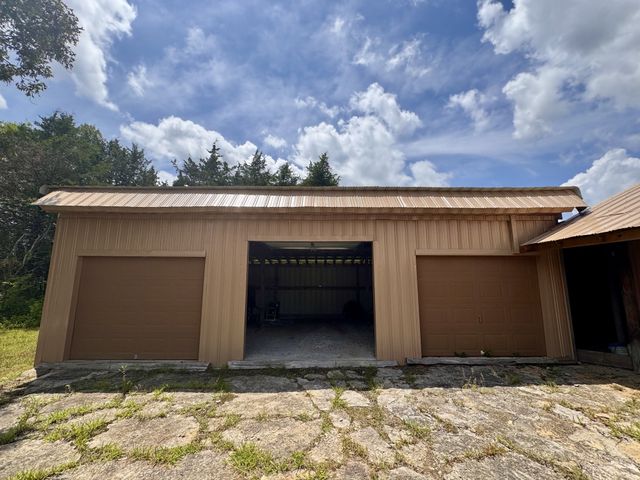 5340 Lunns Store Rd, Chapel Hill, TN 37034