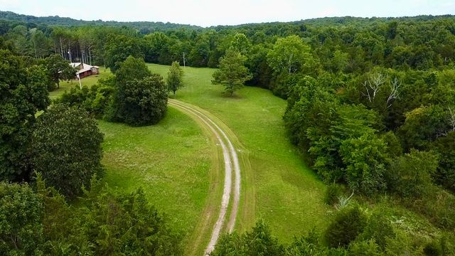 5340 Lunns Store Rd, Chapel Hill, TN 37034