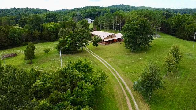 5340 Lunns Store Rd, Chapel Hill, TN 37034