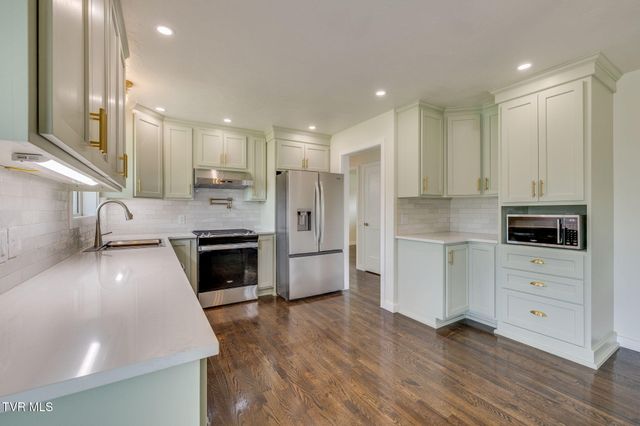 504 Wilson Street, Church Hill, TN 37642