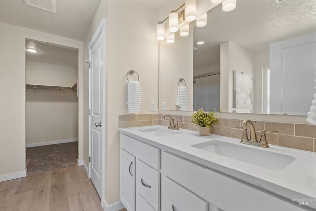 1810 Windhelm St, Caldwell, ID 83605