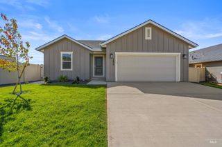 1810 Windhelm St, Caldwell, ID 83605