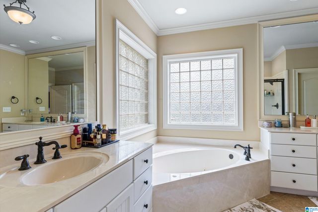 1200 GRAND OAKS COVE, Hoover, FL 35022