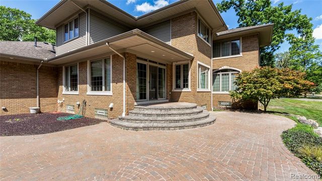 9281 Island Drive, Grosse Ile, MI 48138