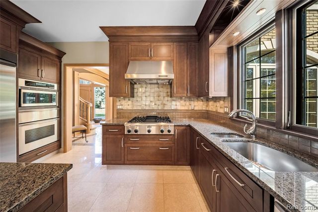 9281 Island Drive, Grosse Ile, MI 48138