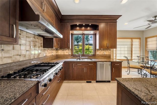 9281 Island Drive, Grosse Ile, MI 48138
