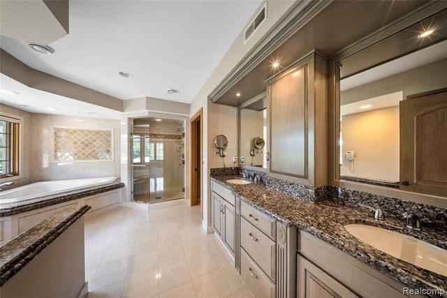 9281 Island Drive, Grosse Ile, MI 48138