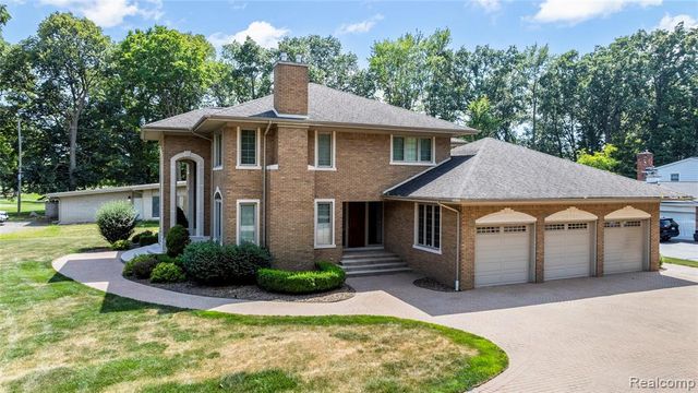 9281 Island Drive, Grosse Ile, MI 48138