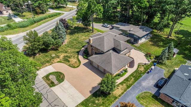 9281 Island Drive, Grosse Ile, MI 48138