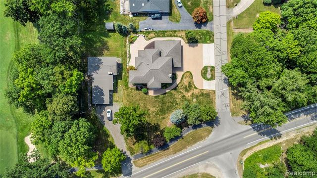 9281 Island Drive, Grosse Ile, MI 48138