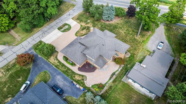 9281 Island Drive, Grosse Ile, MI 48138