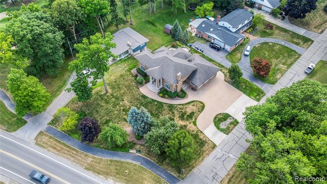 9281 Island Drive, Grosse Ile, MI 48138