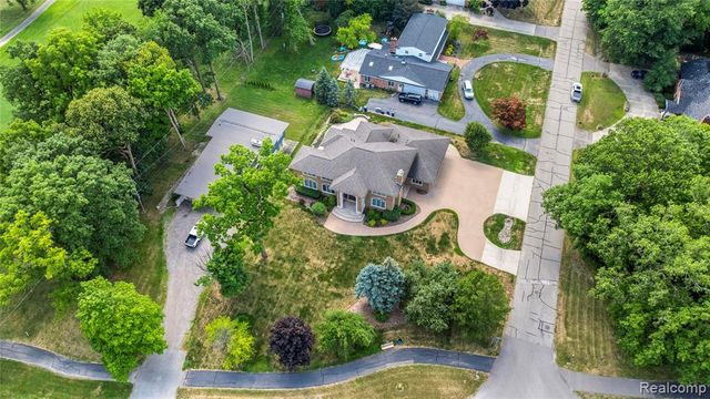 9281 Island Drive, Grosse Ile, MI 48138