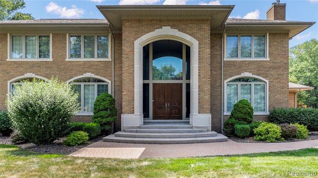 9281 Island Drive, Grosse Ile, MI 48138