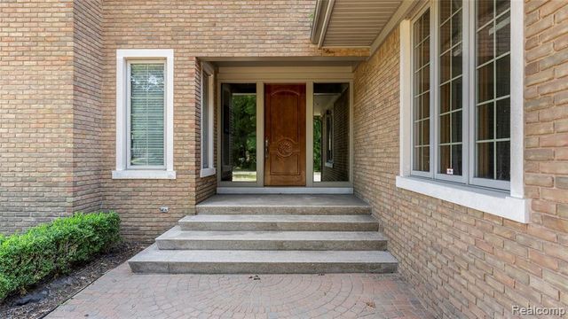 9281 Island Drive, Grosse Ile, MI 48138