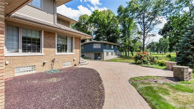 9281 Island Drive, Grosse Ile, MI 48138