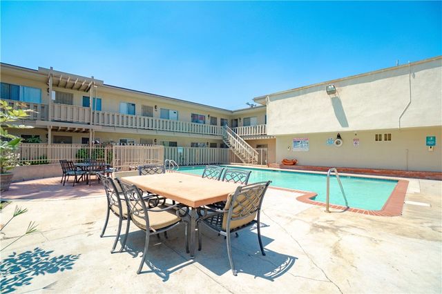3325 Santa Fe Avenue 110, Long Beach, CA 90810