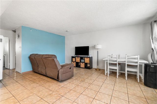 3325 Santa Fe Avenue 110, Long Beach, CA 90810