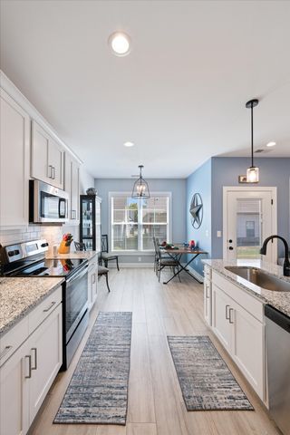 1077 Malinda Ln, Greenbrier, TN 37073