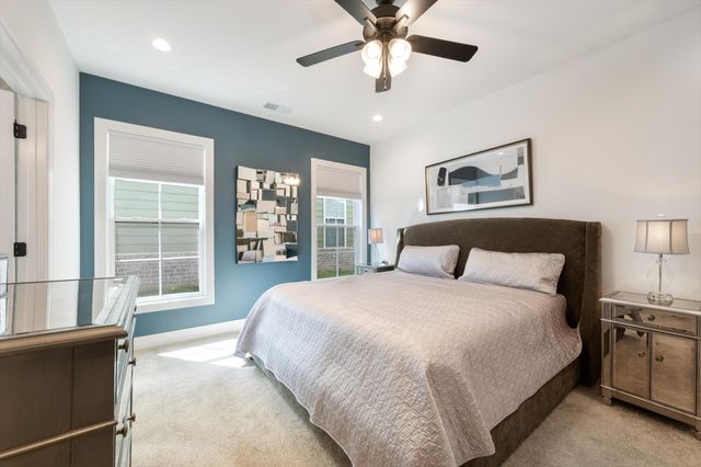 1077 Malinda Ln, Greenbrier, TN 37073