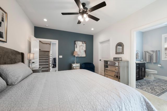 1077 Malinda Ln, Greenbrier, TN 37073