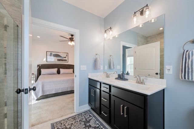 1077 Malinda Ln, Greenbrier, TN 37073