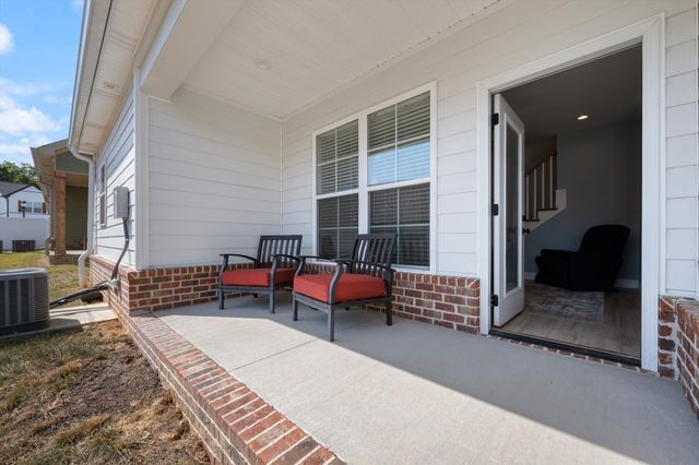 1077 Malinda Ln, Greenbrier, TN 37073