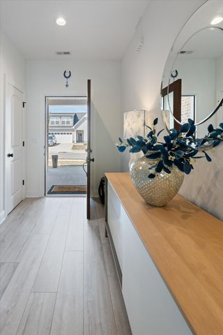 1077 Malinda Ln, Greenbrier, TN 37073