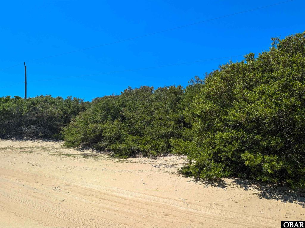 Image 7 of property listing at 2256 Sandpiper Road Lot 3, Corolla, NC 27927