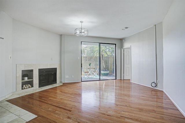 5200 Weslayan Street 112, Houston, TX 77005