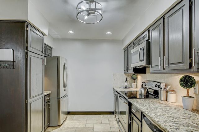 5200 Weslayan Street 112, Houston, TX 77005