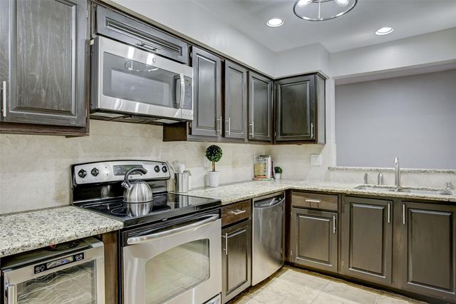 5200 Weslayan Street 112, Houston, TX 77005