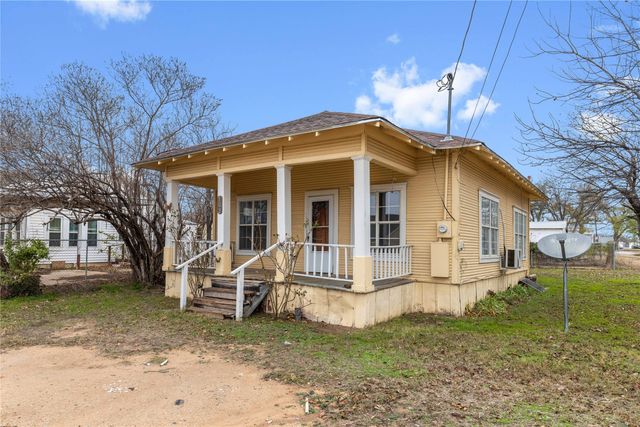 102 E FITZGERLD, Bangs, TX 76823
