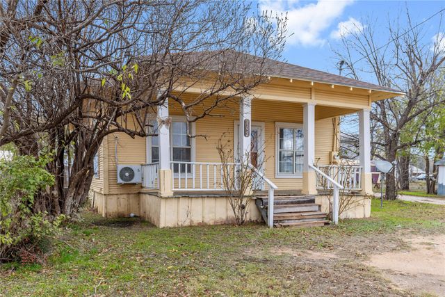 102 E FITZGERLD, Bangs, TX 76823