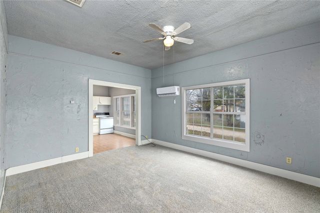 102 E FITZGERLD, Bangs, TX 76823