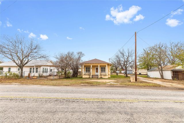 102 E FITZGERLD, Bangs, TX 76823