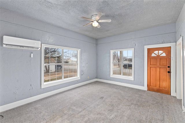 102 E FITZGERLD, Bangs, TX 76823