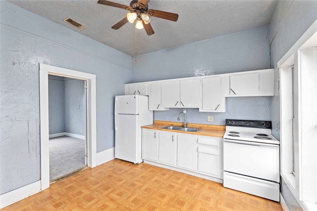 102 E FITZGERLD, Bangs, TX 76823