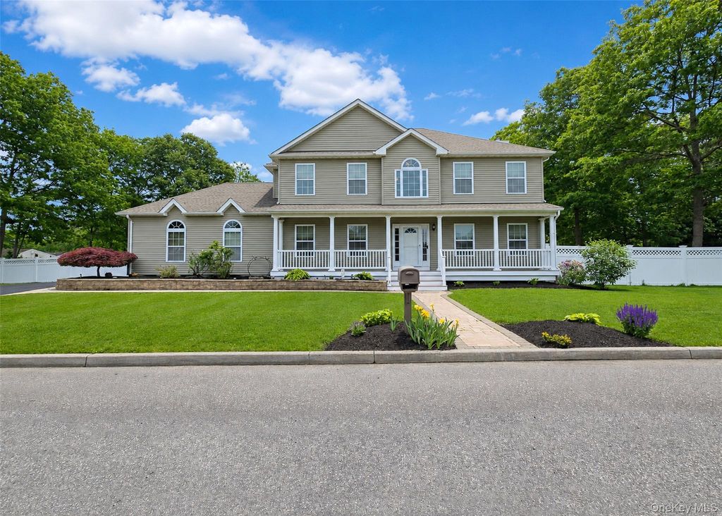 4 Adams Street, Port Jefferson Station, NY 11776