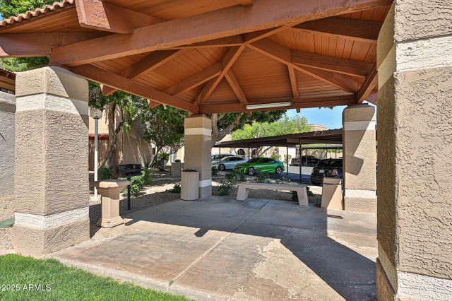 5757 W EUGIE Avenue 2068, Glendale, AZ 85304