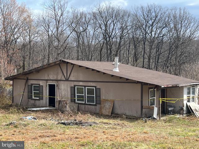 704 WESTERN LN, Front Royal, VA 22630
