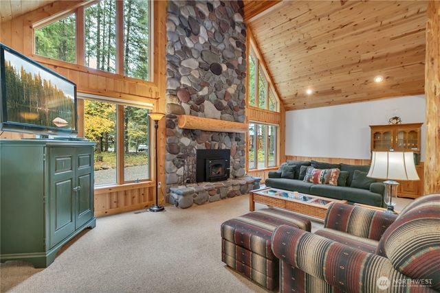 16018 Hackamore Way E, Greenwater, WA 98022