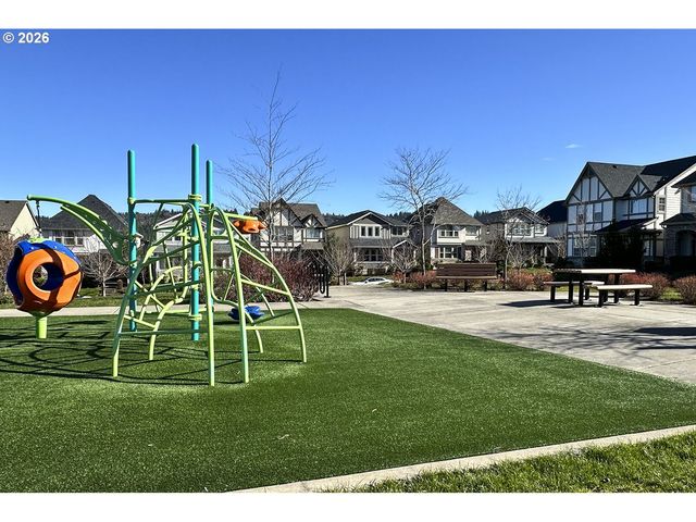 7765 Nw ELEANOR Ave, Portland, OR 97229