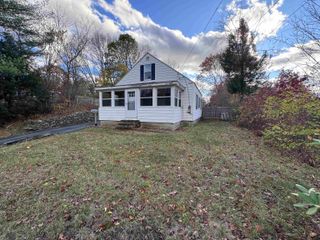272 Maple Avenue, Claremont, NH 03743