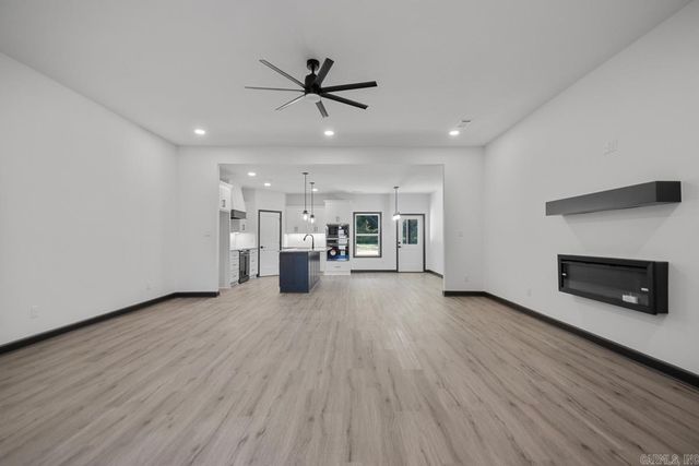 1112 Duke Drive, Bauxite, AR 72011