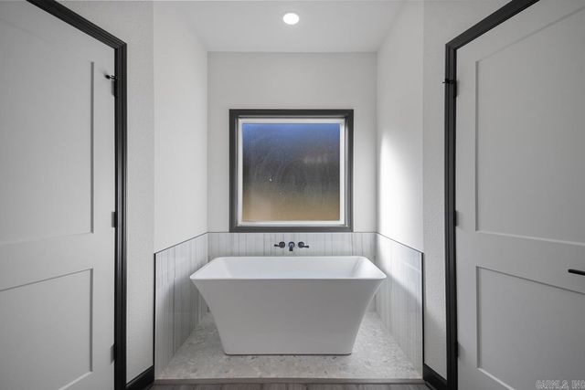 1112 Duke Drive, Bauxite, AR 72011