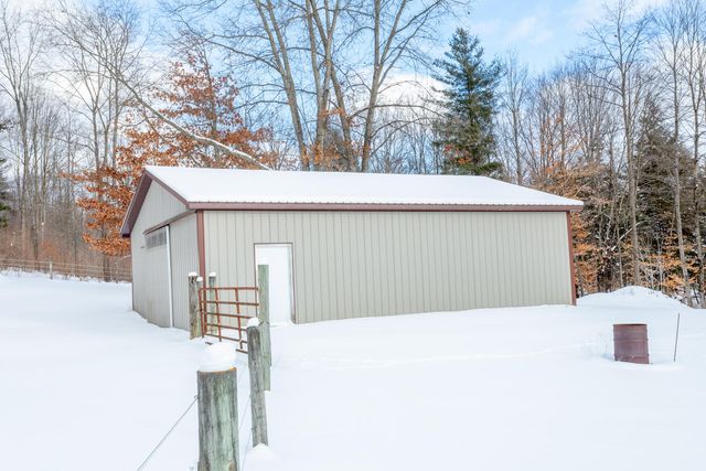 9014 185th Avenue, Stanwood, MI 49346