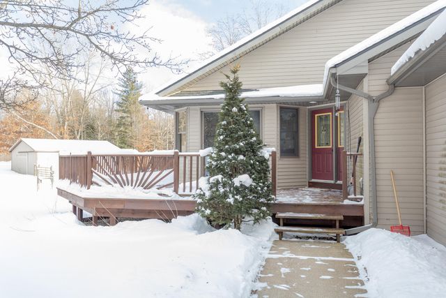 9014 185th Avenue, Stanwood, MI 49346