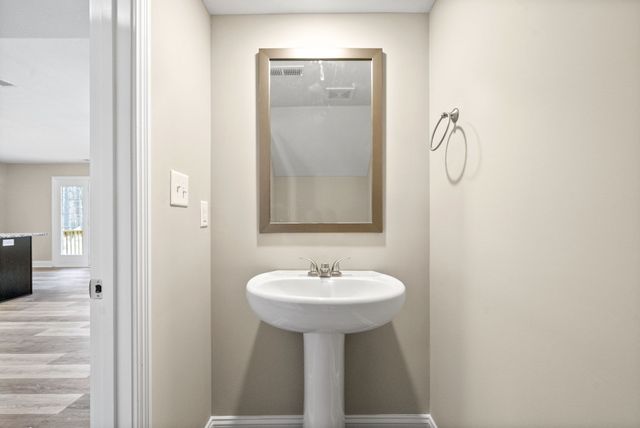 1237 Cardinal Creek Dr, Clarksville, TN 37040