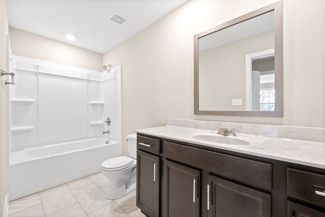 1237 Cardinal Creek Dr, Clarksville, TN 37040